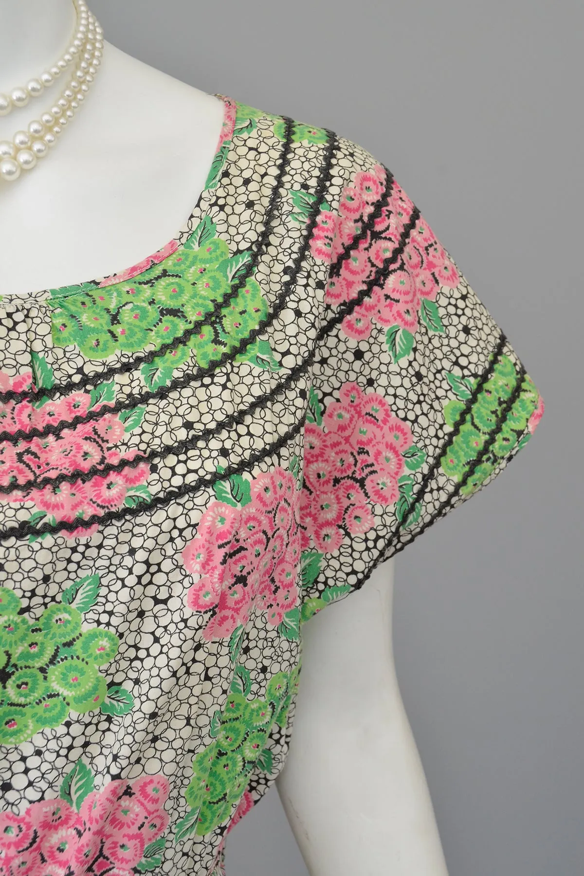 1940s 50s Pink Green Hydrangea Print Wrap House Dress