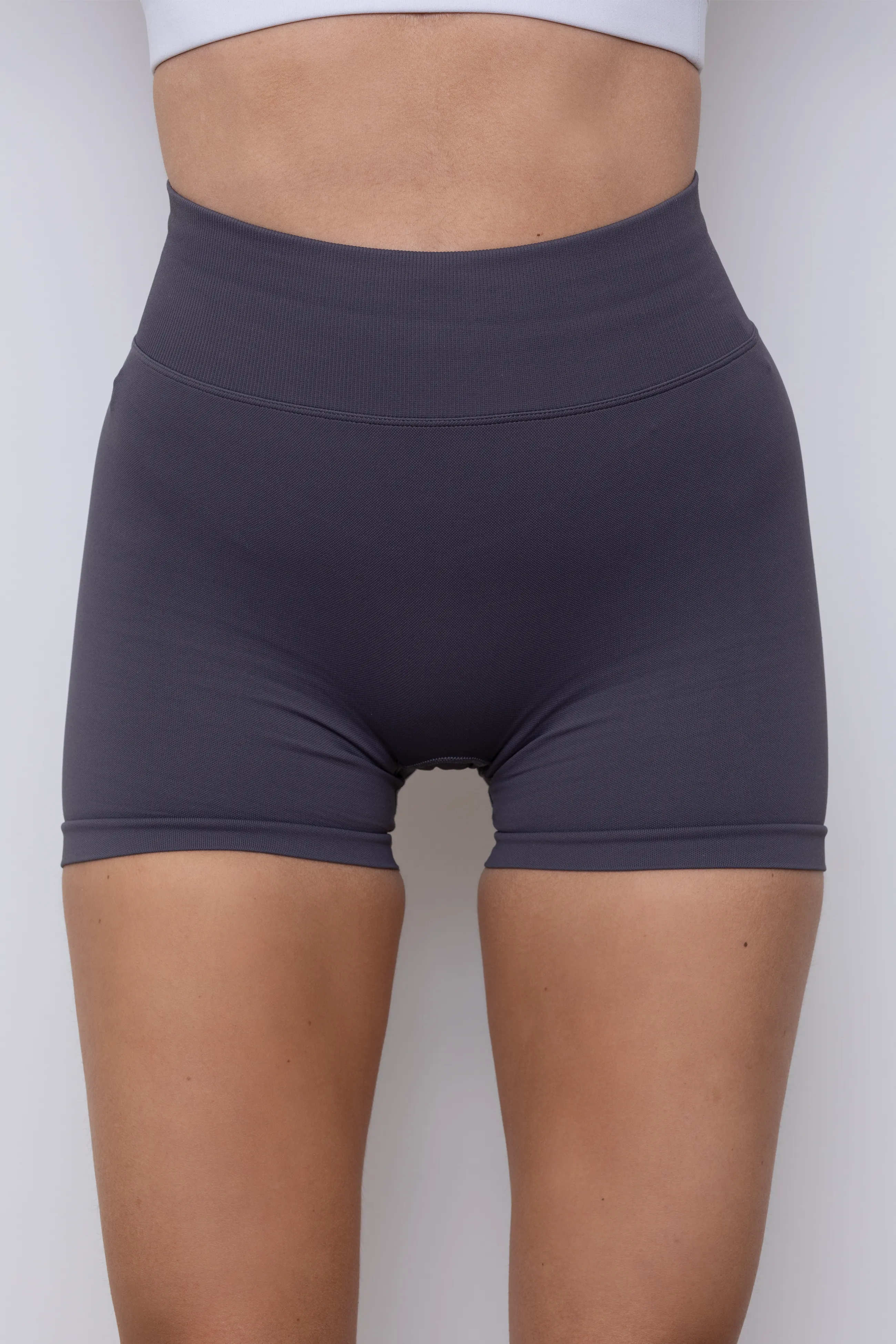 CORE SCRUNCH SHORTS - STORM