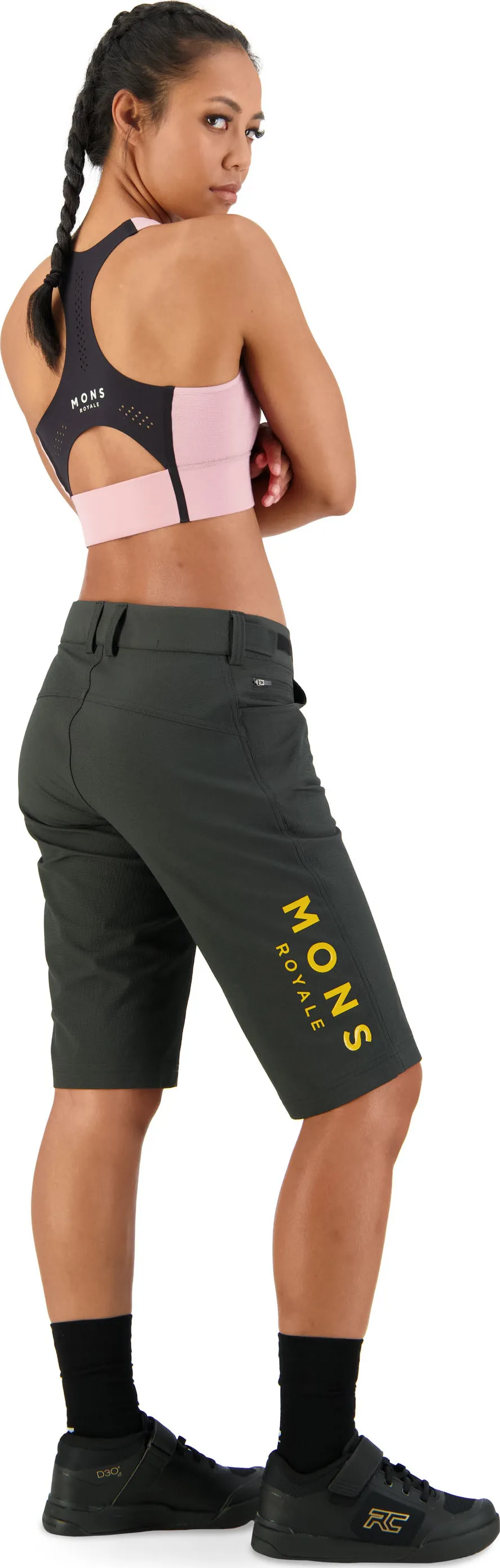 Mons Royale Women&#x27;s Momentum 2.0 Bike Shorts Black/Gold | Buy Mons Royale Women&#x27;s Momentum 2.0 Bike Shorts Black/Gold here | Outnorth