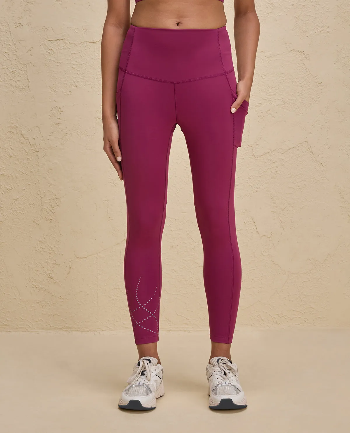 Nykd By Nykaa High Rise Legging with Reflective Print -NYK299-Grape