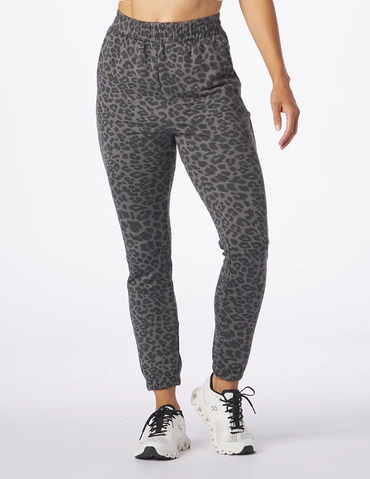 Powder Jogger: Black Leopard