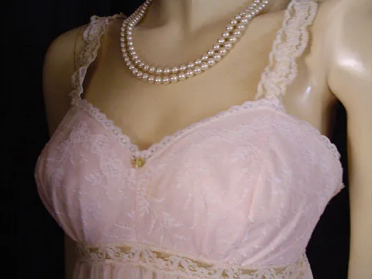 *VINTAGE OLGA "SLEEPING PRETTY" LIGHTLY PADDED LACE BRA NIGHTGOWN IN PEONY