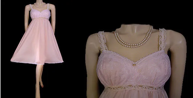 *VINTAGE OLGA "SLEEPING PRETTY" LIGHTLY PADDED LACE BRA NIGHTGOWN IN PEONY